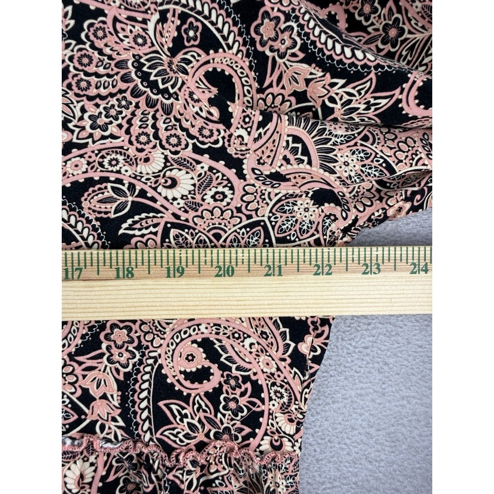 Chic Soul Women's Plus Sz 1X V-Neck Paisley Prints Ruffle Details Blouse Top - Picture 6 of 8